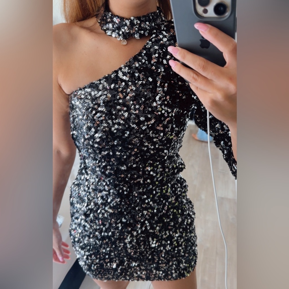 Asymmetrical sequin dress Zara